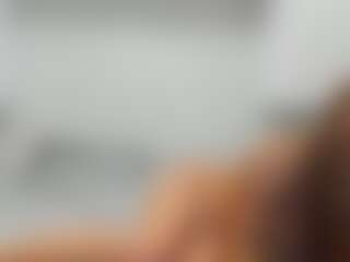 QWEENCOBRA18's Live Sex Cam Show