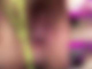 Live cam show with helenstaruk - Bedroom MILF on Milfs Live