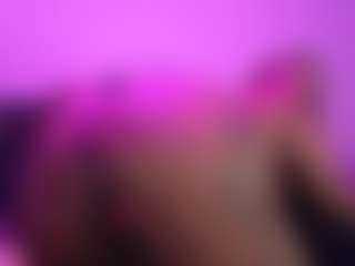 Live cam show with Queen Cherise Roze - Pornstar Big Tits on livesuperchat.net