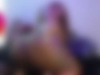 Live cam show with Queen Cherise Roze - Pornstar Shaved Pussy on Instabang