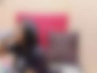 Live cam show with CREAMYINDIAN - Nora on Gym Cam Girls