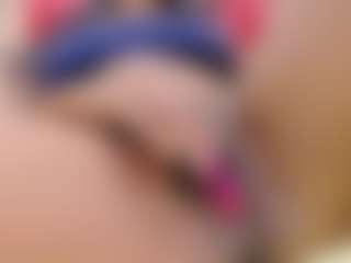 Live cam show with CREAMYINDIAN - Nora on CamwithHer