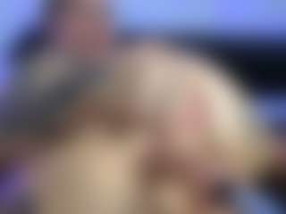 HornyLindzay's Live Sex Cam Show