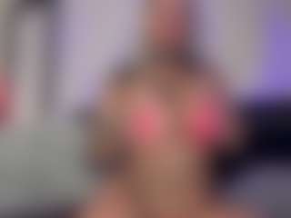 HornyLindzay's Live Sex Cam Show