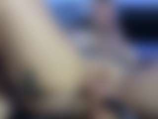 HornyLindzay's Live Sex Cam Show