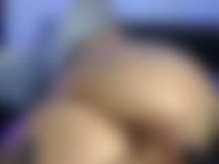 HornyLindzay's Live Sex Cam Show