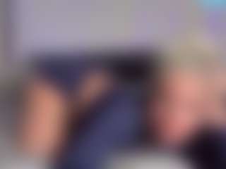 HornyLindzay's Live Sex Cam Show