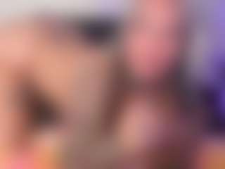 HornyLindzay's Live Sex Cam Show