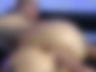 HornyLindzay's Live Sex Cam Show