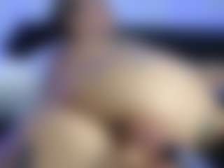 HornyLindzay's Live Sex Cam Show