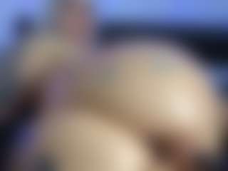 HornyLindzay's Live Sex Cam Show