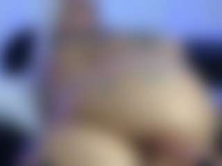 HornyLindzay's Live Sex Cam Show