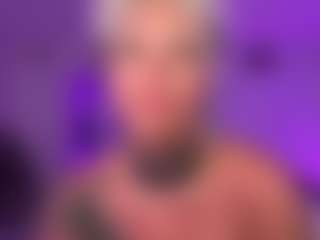 HornyLindzay's Live Sex Cam Show