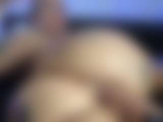 HornyLindzay's Live Sex Cam Show