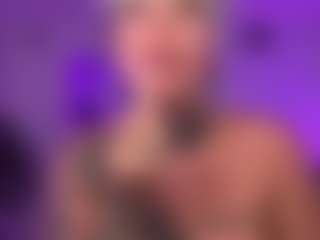 HornyLindzay's Live Sex Cam Show