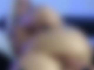 HornyLindzay's Live Sex Cam Show