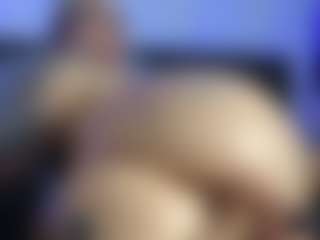 HornyLindzay's Live Sex Cam Show