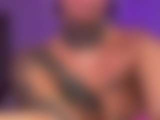 HornyLindzay's Live Sex Cam Show