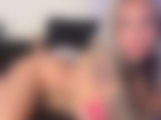 HornyLindzay's Live Sex Cam Show