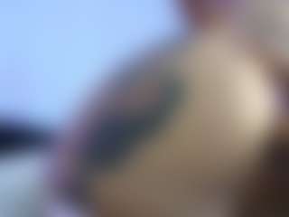 Live cam show with HornyLindzay - Big Nipples on TeamSkeetLive