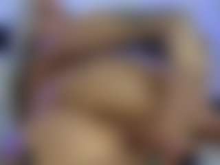 HornyLindzay's Live Sex Cam Show