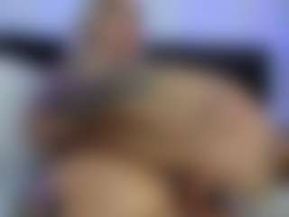 HornyLindzay's Live Sex Cam Show
