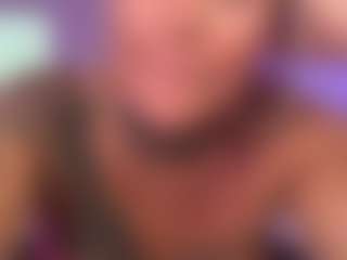 HornyLindzay's Live Sex Cam Show
