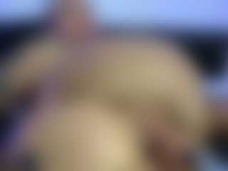 HornyLindzay's Live Sex Cam Show
