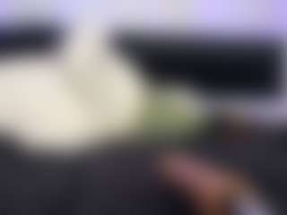 HornyLindzay's Live Sex Cam Show