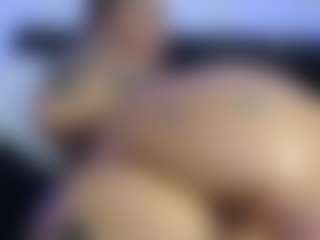 HornyLindzay's Live Sex Cam Show