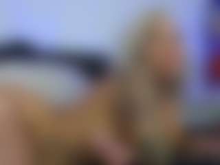 HornyLindzay's Live Sex Cam Show