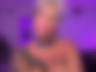 HornyLindzay's Live Sex Cam Show