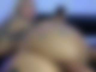 HornyLindzay's Live Sex Cam Show