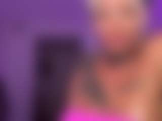 HornyLindzay's Live Sex Cam Show
