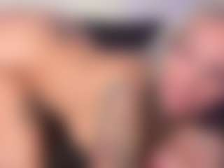 HornyLindzay's Live Sex Cam Show