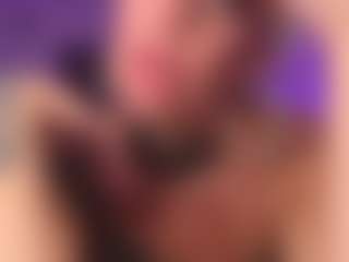 HornyLindzay's Live Sex Cam Show