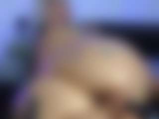 HornyLindzay's Live Sex Cam Show