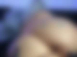 HornyLindzay's Live Sex Cam Show