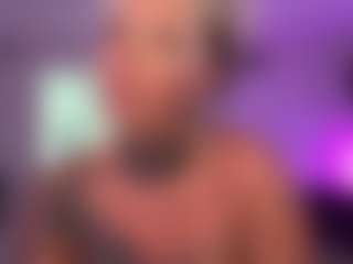 HornyLindzay's Live Sex Cam Show