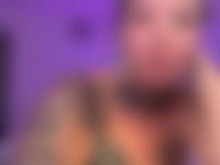HornyLindzay's Live Sex Cam Show