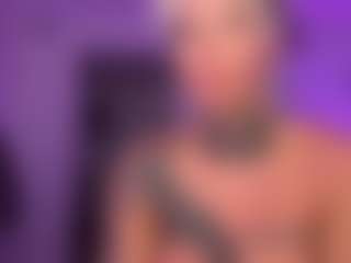 HornyLindzay's Live Sex Cam Show