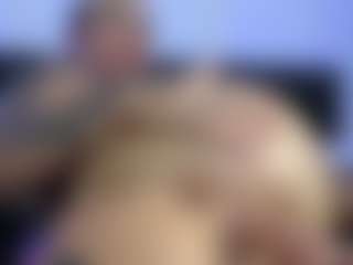 HornyLindzay's Live Sex Cam Show