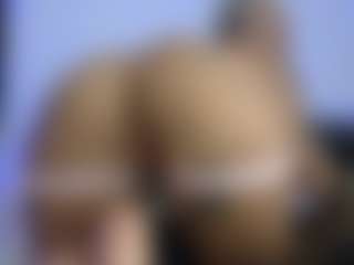 HornyLindzay's Live Sex Cam Show