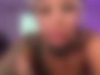 HornyLindzay's Live Sex Cam Show