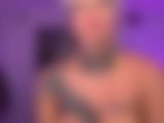 HornyLindzay's Live Sex Cam Show