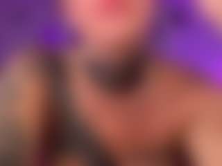 HornyLindzay's Live Sex Cam Show