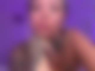 HornyLindzay's Live Sex Cam Show
