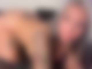 HornyLindzay's Live Sex Cam Show