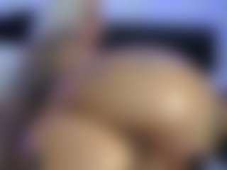 HornyLindzay's Live Sex Cam Show