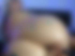 HornyLindzay's Live Sex Cam Show